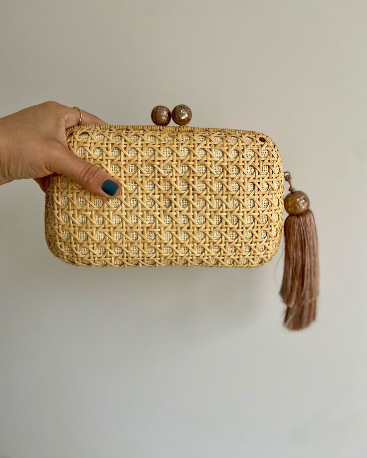 Handbags & Clutches