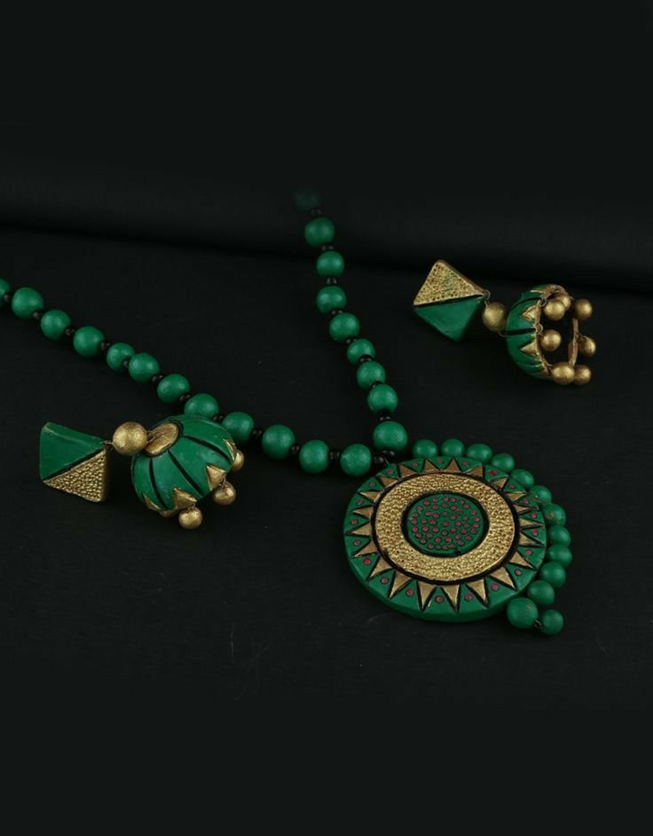 Statement Neckpieces